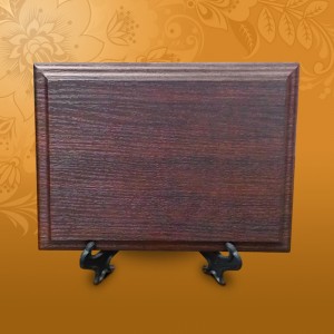 Плакетка деревянная 20*26 махагон