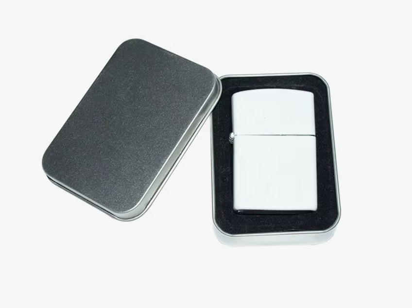 Зажигалка бензиновая белая в Футляре